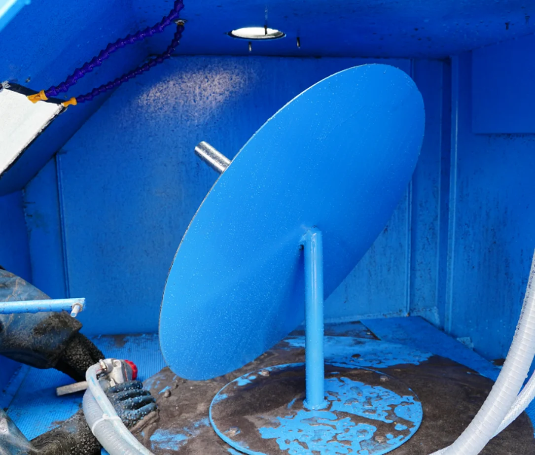 Vapour blasting cabinet