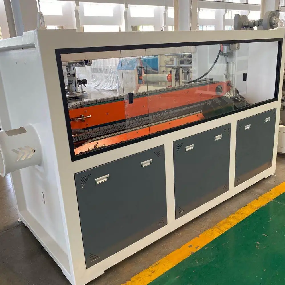 Plastic pipe haul-off machine