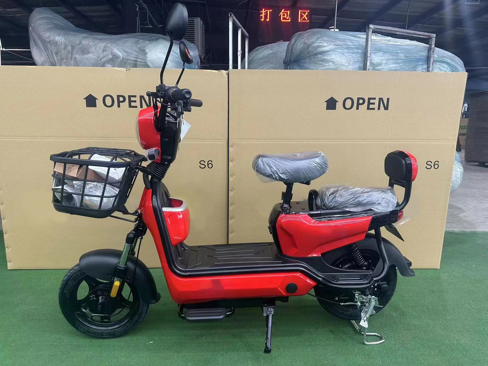 EEC certification overseas warehouse 240w 630w 48V12AH Removable lead-acid battery electric scooters 2 wheels citycoco for adult