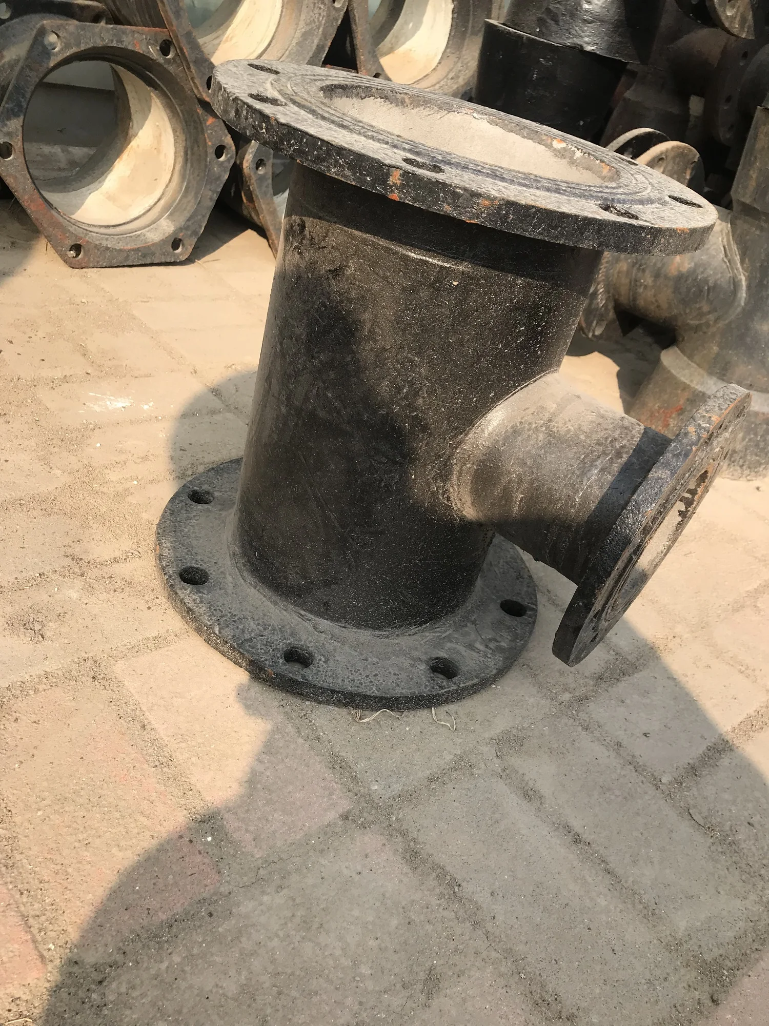 Hot sale Ductle Iron Flanged Pipe Fitting Reducing Tee PN10 PN16 PN25