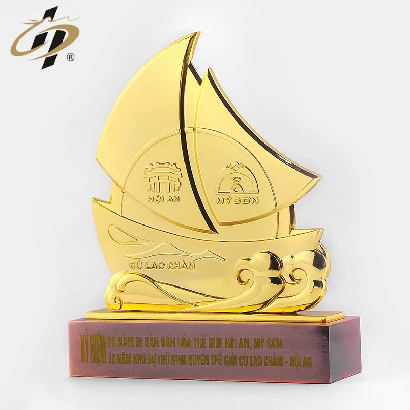 Unique design custom gold plated zinc alloy boat shape award trophy