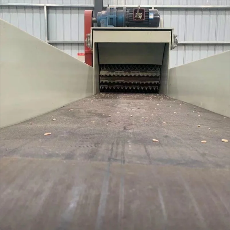High quality forced crusher equipment grape grain branches scrap wood crusher Wood crusher for sale