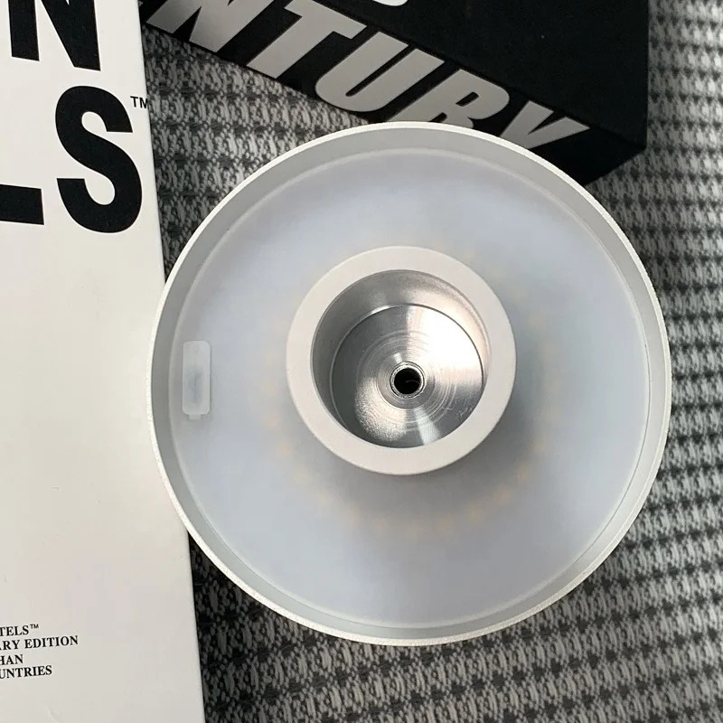 Wholesale Fashion Built-in Battery CE Type-C Rechargeable Touch Dimmable Light Decoration LED Restaurant Table Lamp