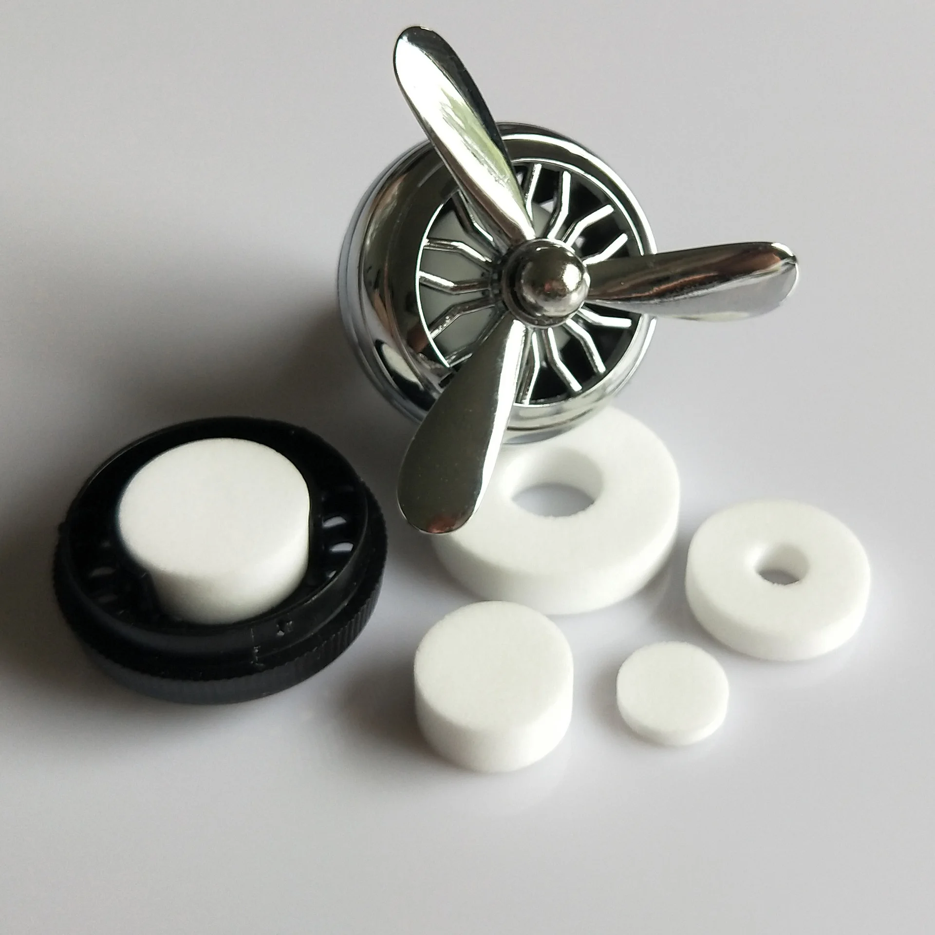 Stocked 6*50mm 7*68mm 8*70mm Replacement PE Fragrance Wicks Essential Oil Perfume Tablets Hard Absorb PE Filter Rods