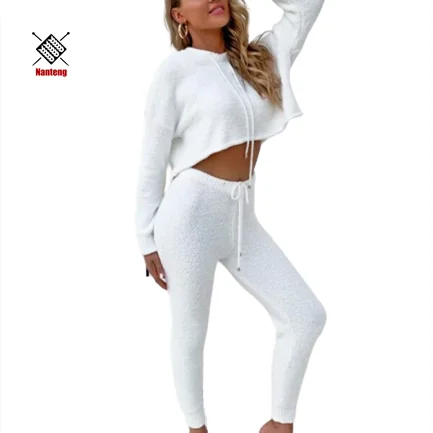 
Professional Manufacturer Drawstring Hooded Fuzzy Crop Knitted Pant Solid Colour Woman Sweater Set 
