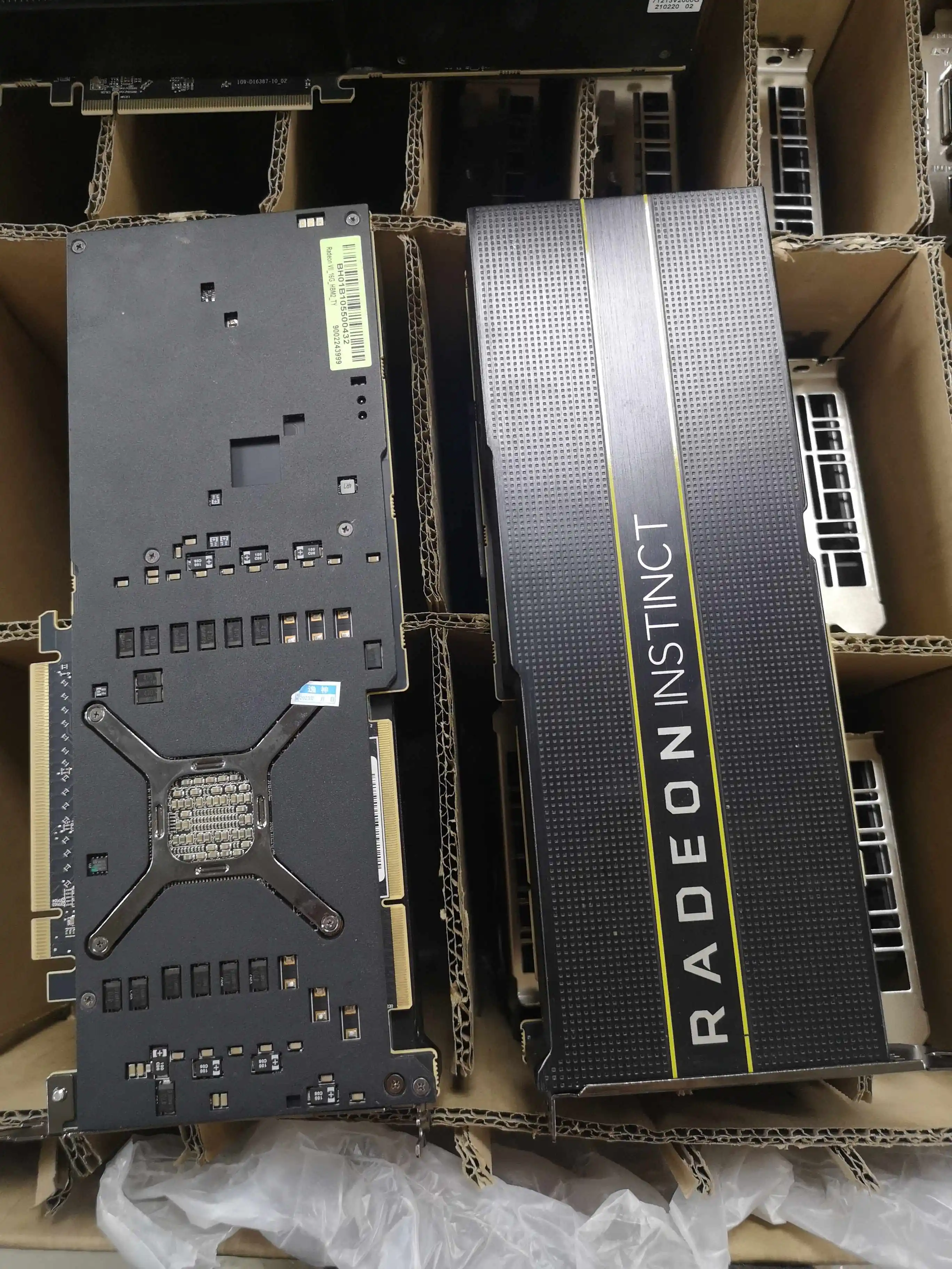 Factory Wholesale Radeon VII mi50 16GB HBM2 Graphics Card mi50 8+8pin MI50 GPU Radeon VII mi50