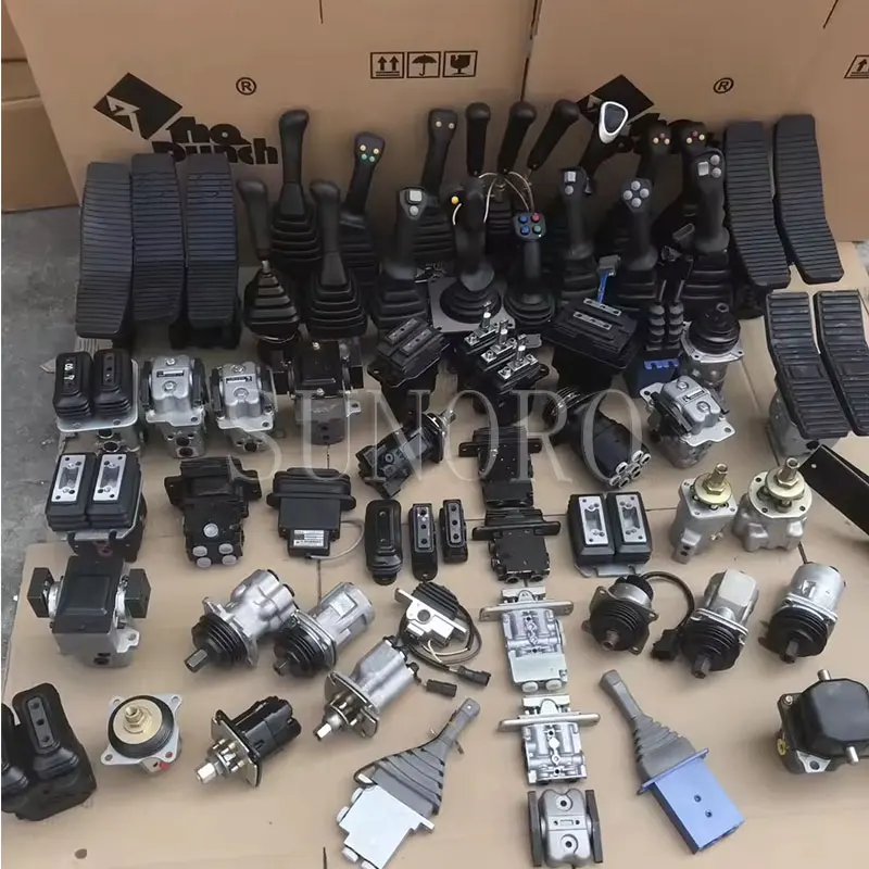 Excavator Control Handle Assembly Control Handle Hydraulic Control Rod Suitable for Komatsu Caterpillar Doosan Hyundai Volvo JCB