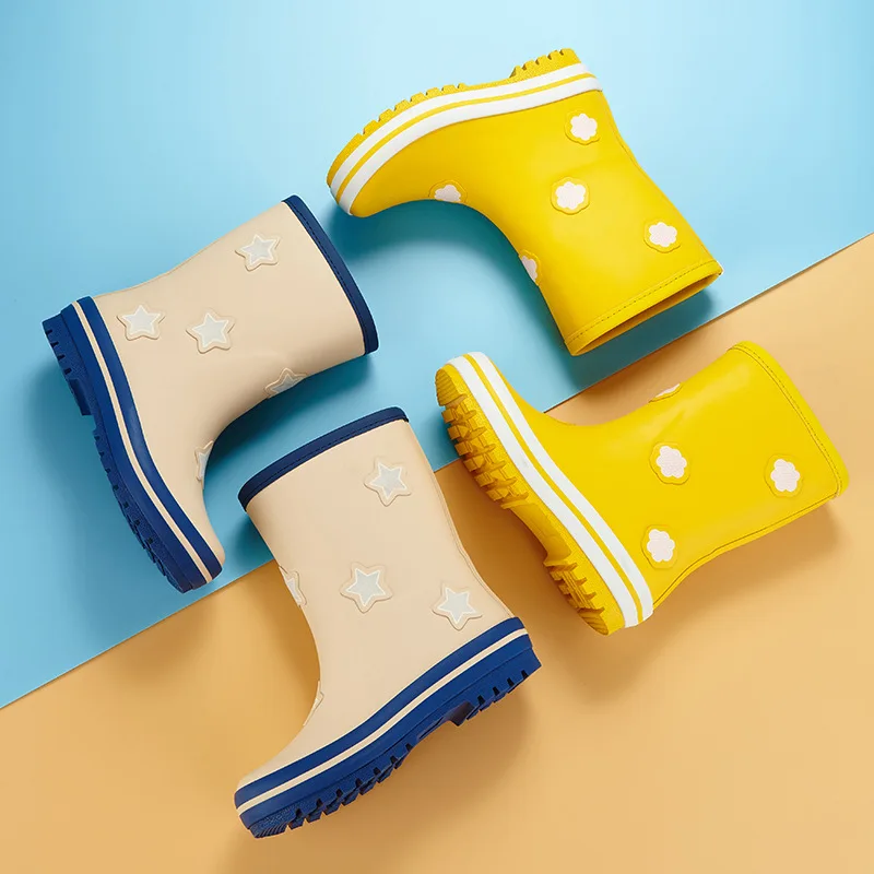 
2021 New Design Cute Animal Label Pvc Rainboots With Yellow Color For Kids 