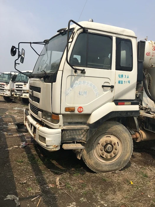 Б/у автобетономешалка HINO 700 UD Nissan для продажи