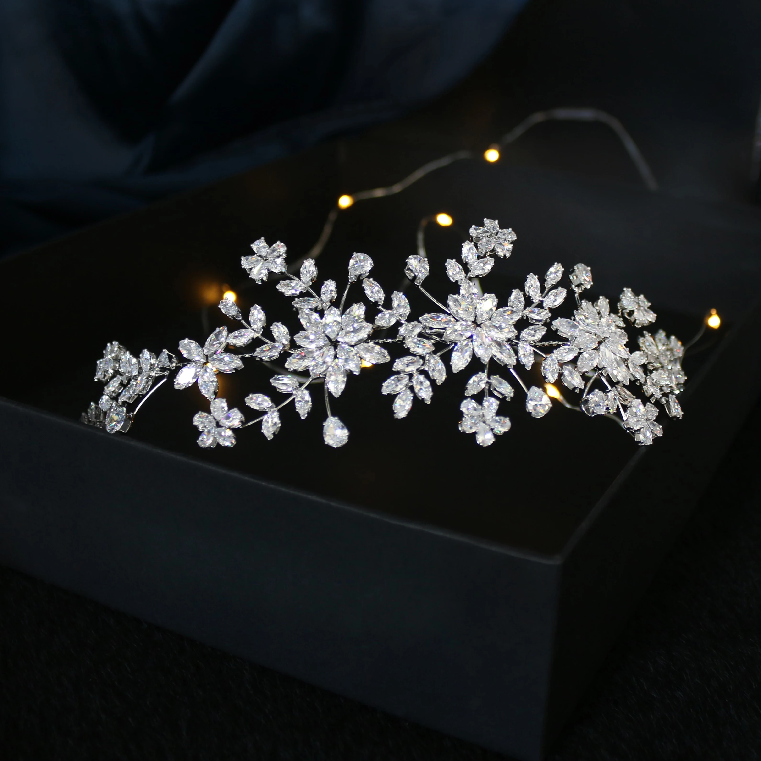 Fashion Style Bridal Wedding Rhinestone Flower Sliver Leaf Tiaras For Woman