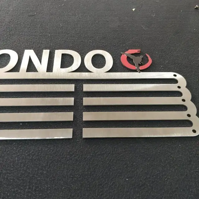 Decorative Dog Watch Design Metal Wall Mounted Medal Display Hanger Display Rack