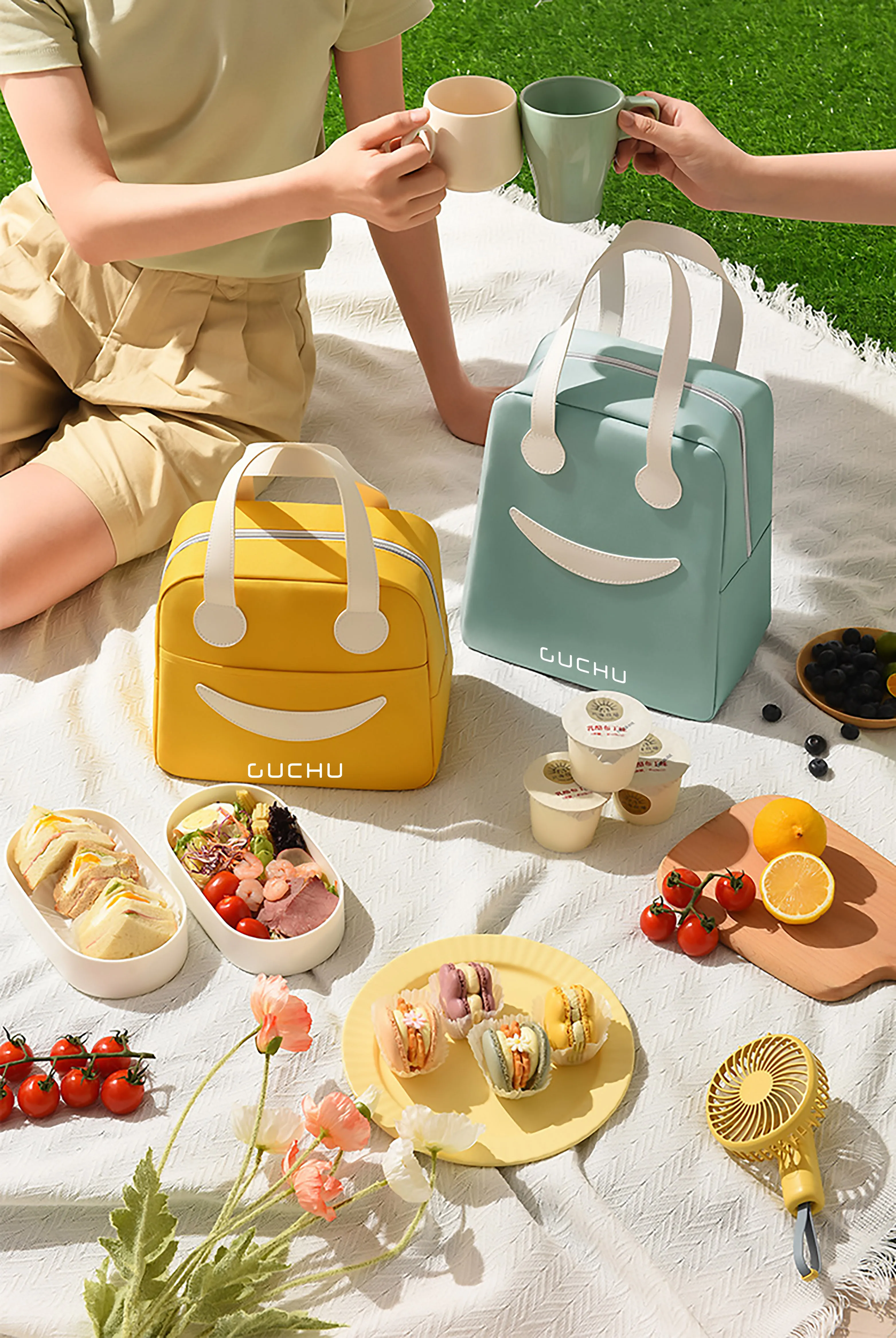 Smiling face insulated cooler bag portable and cute picnic tote lunch bag for childrens and adult