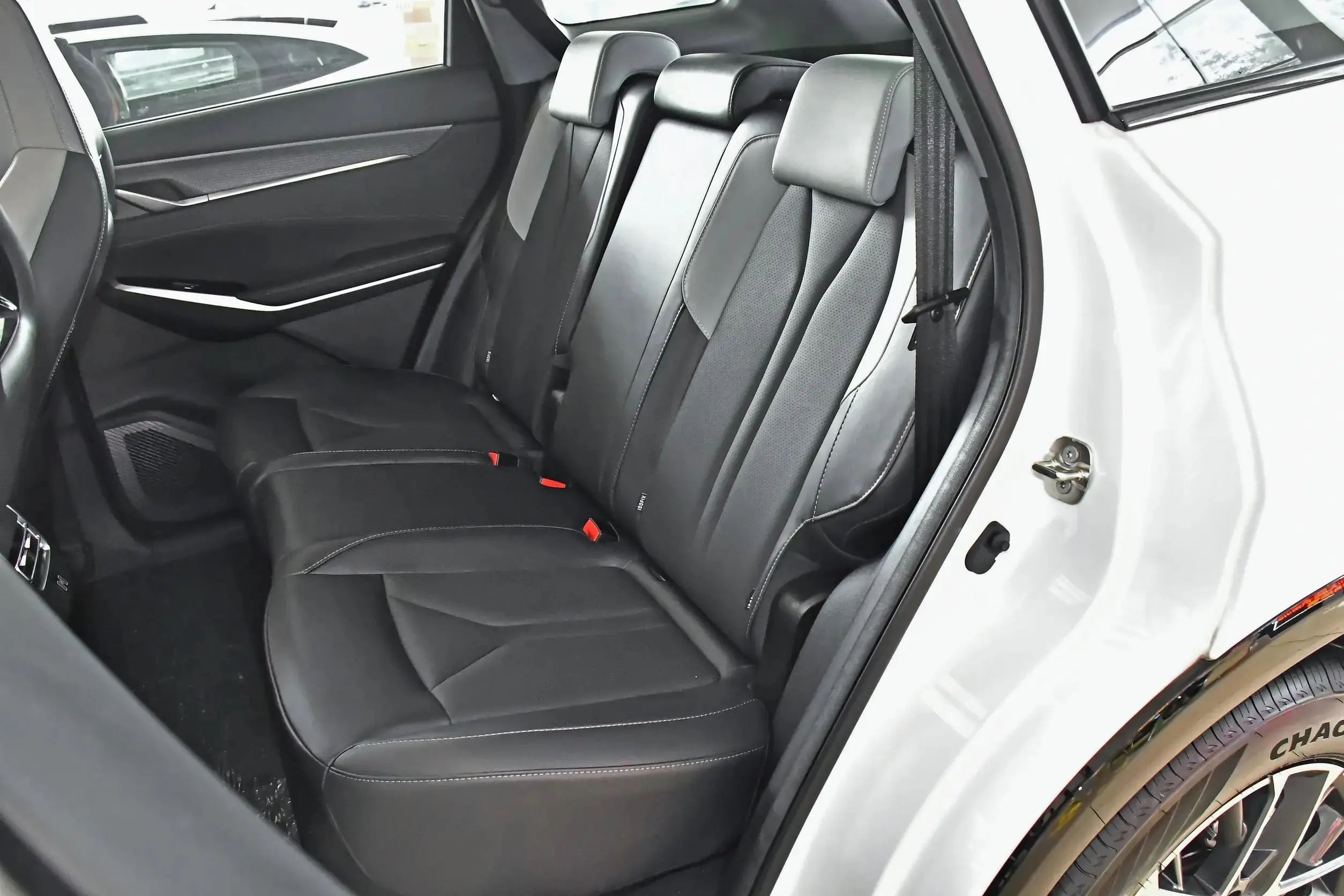 2024 Changan CS75 Plus Third Generation 2.0T Automatic LED Electric, 4x4 Luxury SUV with Dark Leather Interior