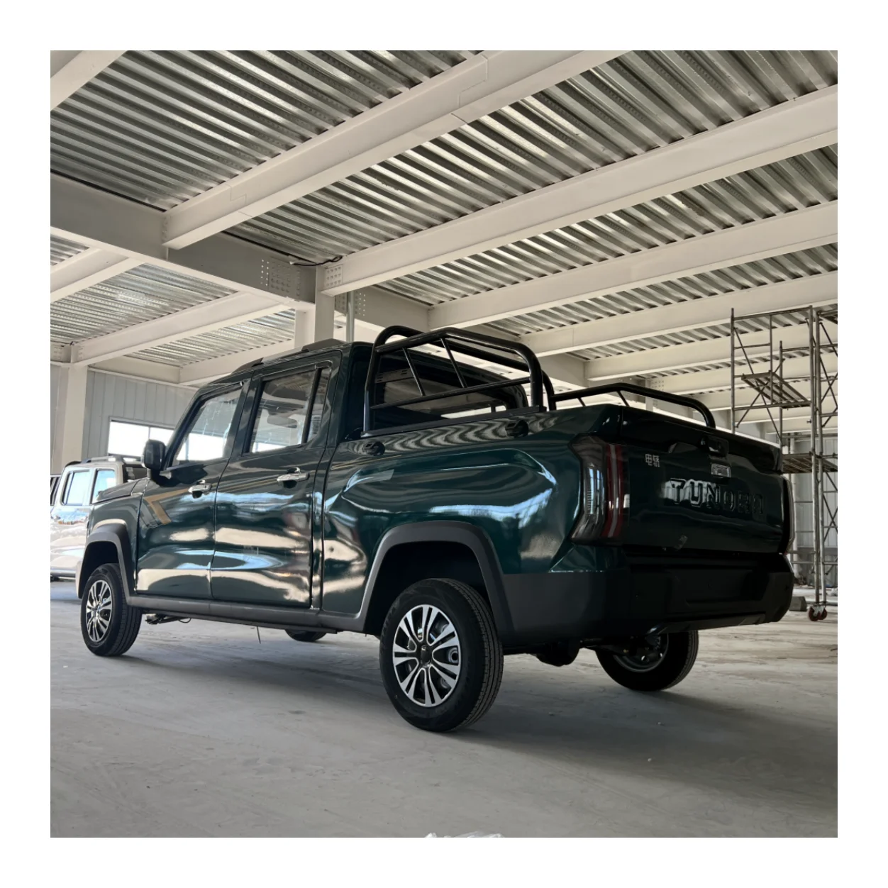 2024 Small Car Electric Affordable Four-wheeled Electric Vehicle 2-door 4-seater Electric Mini Car Pure Electric Pickup Truck