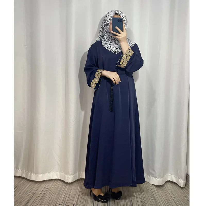 Traditional Muslim Clothing Modest Women Islamic Middle East Dubai Dress Elegant Embroidery Long Robe Dress Kaftan