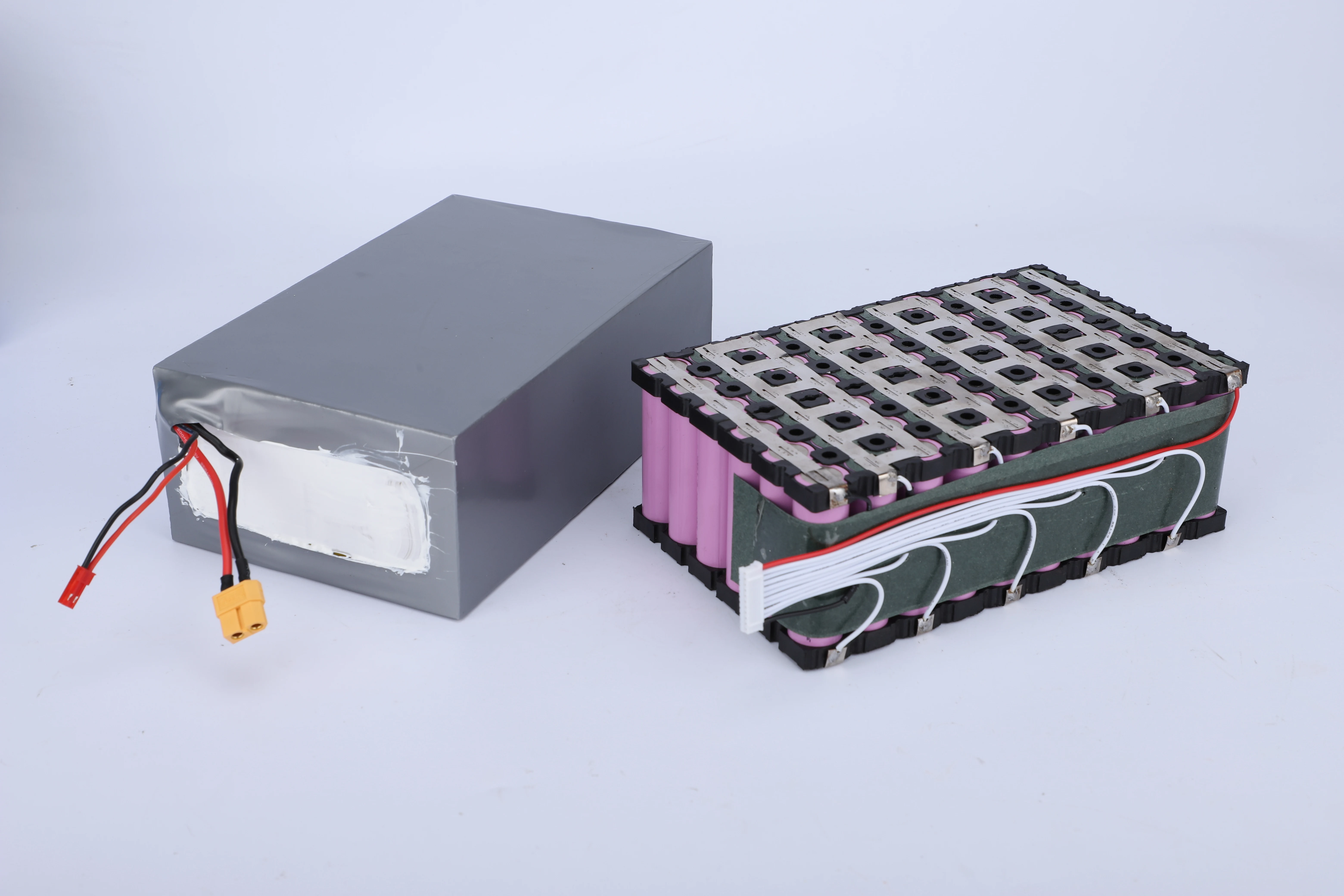 18650 3.7V 2000MAH  Battery  36V12AH  10S6P Lithium Battery Pack for E-scooter Electric Skateboard Foldable Electric Scooter