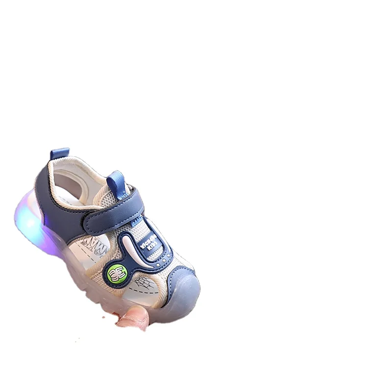 
Competitive Price Fashionable Outdoor Luxury Beach Shoes Breathables Sandals With Light 