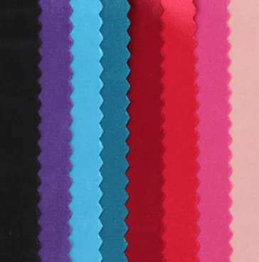 Яркая атласная ткань из 100% полиэстера подходит для женских платьев на весну и лето