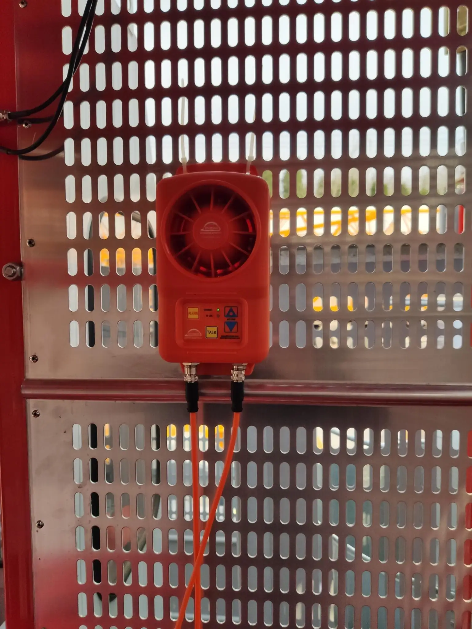 Electrical components overload limiter of construction elevator hoist