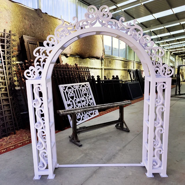 China Manufacturers Arc Fence Shaped Fence garden metal Windproof waterproof and rustproof Aluminium Fence