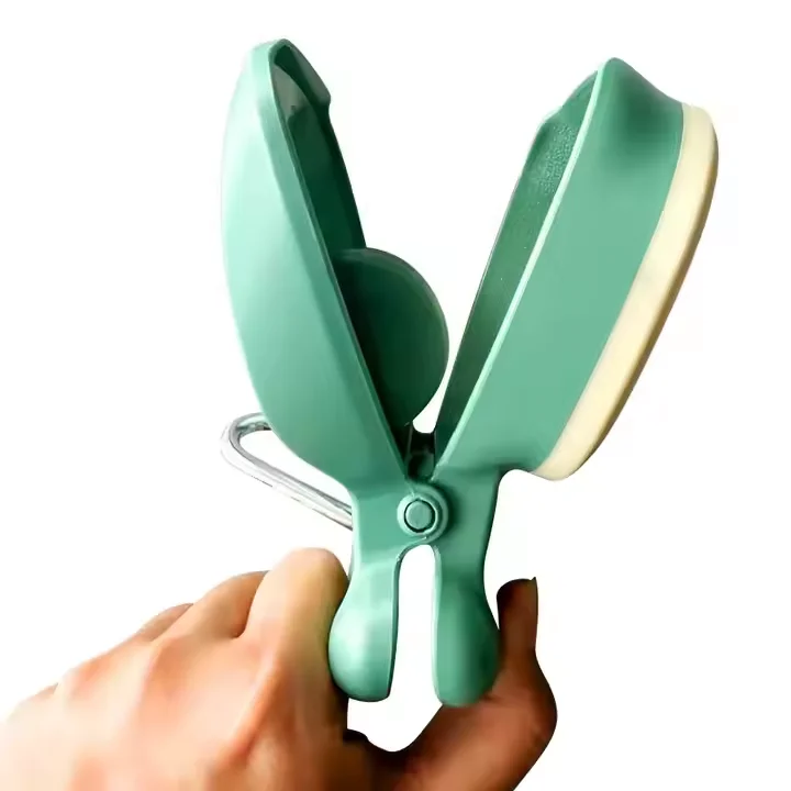 Four Seasons Pet Portable Convenient Pet litter Dog Poop Toilet Pet poop with trash bag