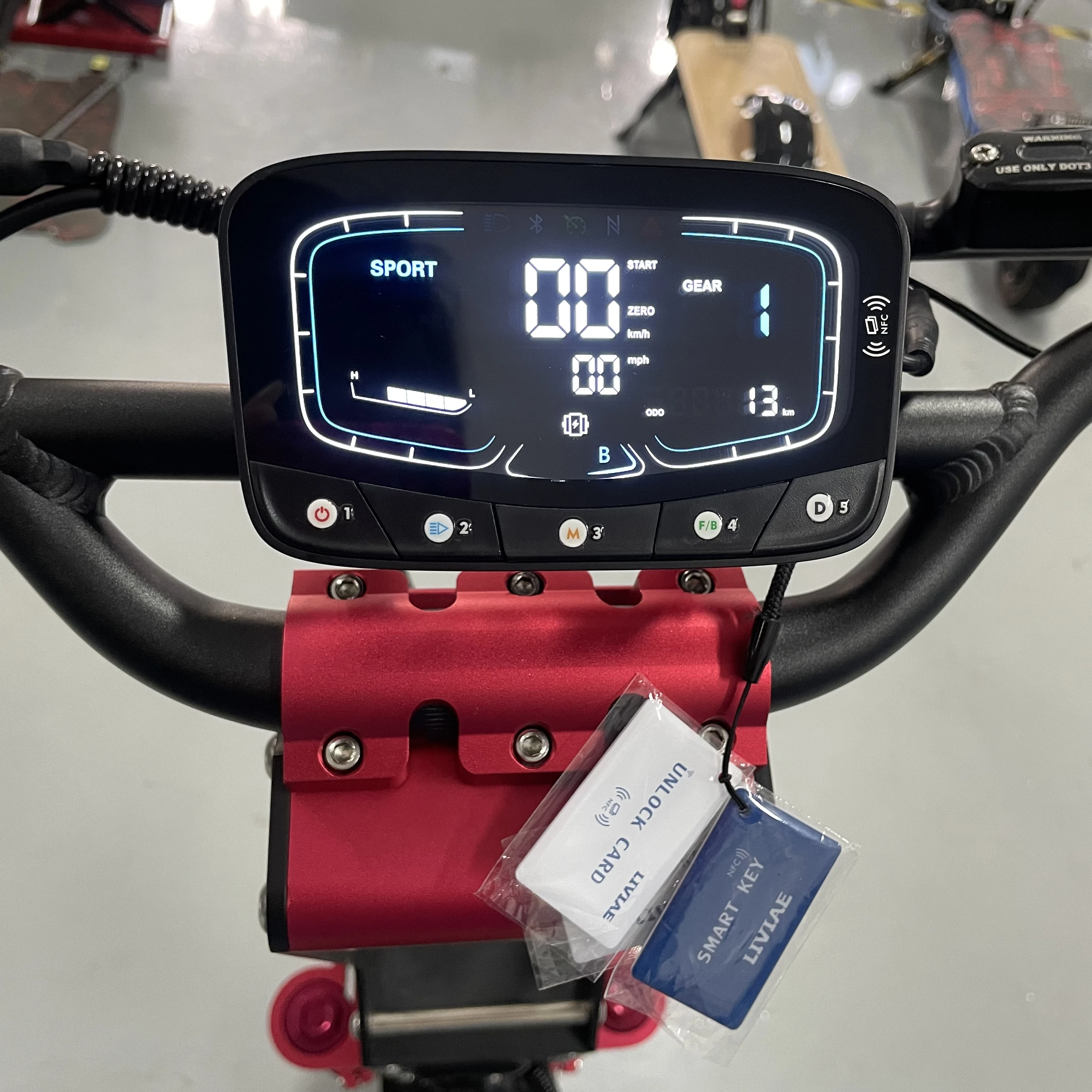 13 Inch Fat Tire 80Km-300Km 40-100ah e scooter Long Distance 8000W Fast Speed Off Road CE electric scooter 72v 10000w with seat