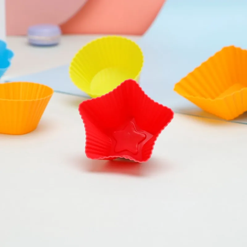 Different shapes Basic Reusable colorful Silicone Cake Mold Mini 12 Cake Cup Silicone Muffin Cups