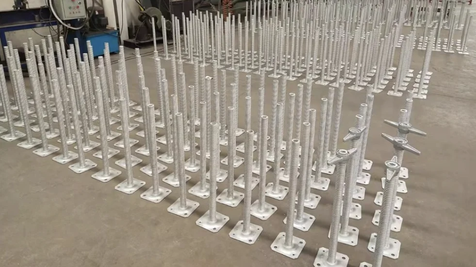 screw jack with swivel base plate