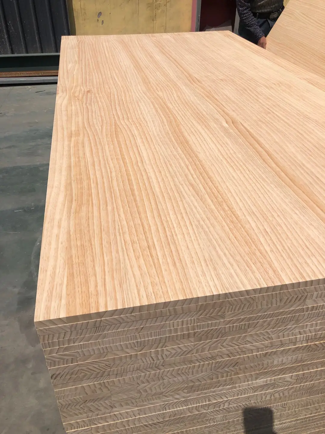 Sawn Timber Panel Solid Wood Panel New Zealand Pine Finger Jointed Board price