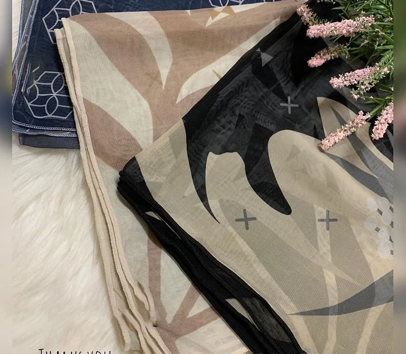 Manufacturer designs floral Geometric stripes Shawls Women composite silk chiffon printed Flower long scarf Hijab