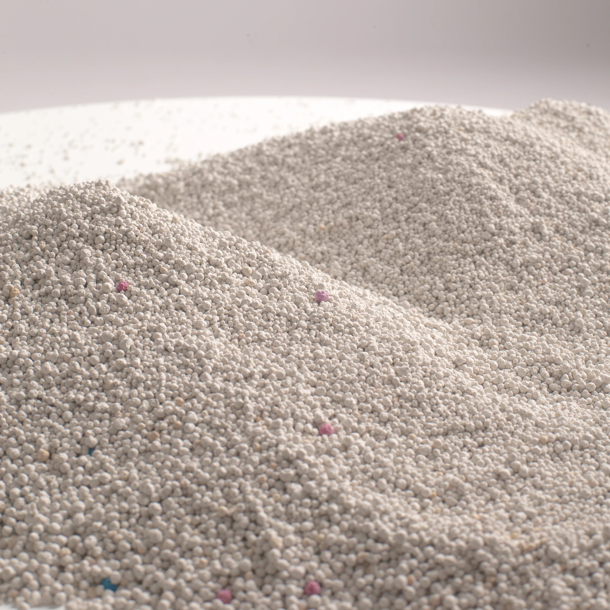 OEM Factory Cat Litter Sale Natural Organic Clumping Mineral Buy Premium Fragrant Ball Shape Clay Bentonite Cat Sand Litter