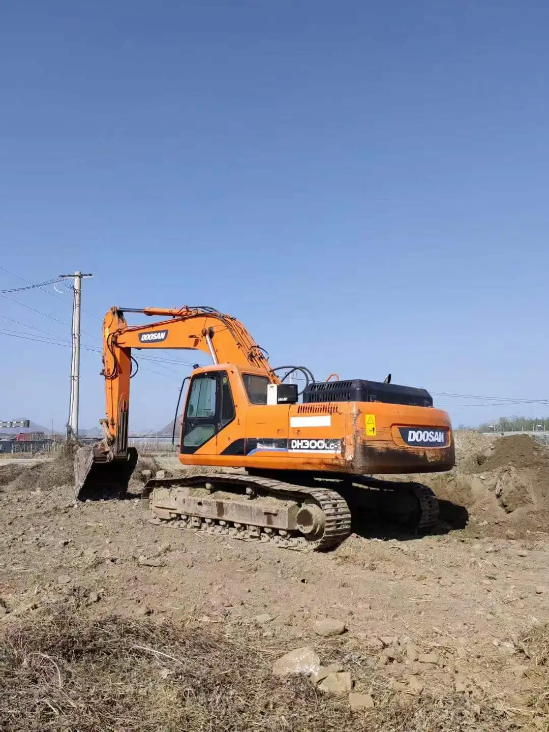 Good condition doosan used excavator dh300 made in South Korea 30 ton used doosan 300 excavator for sale