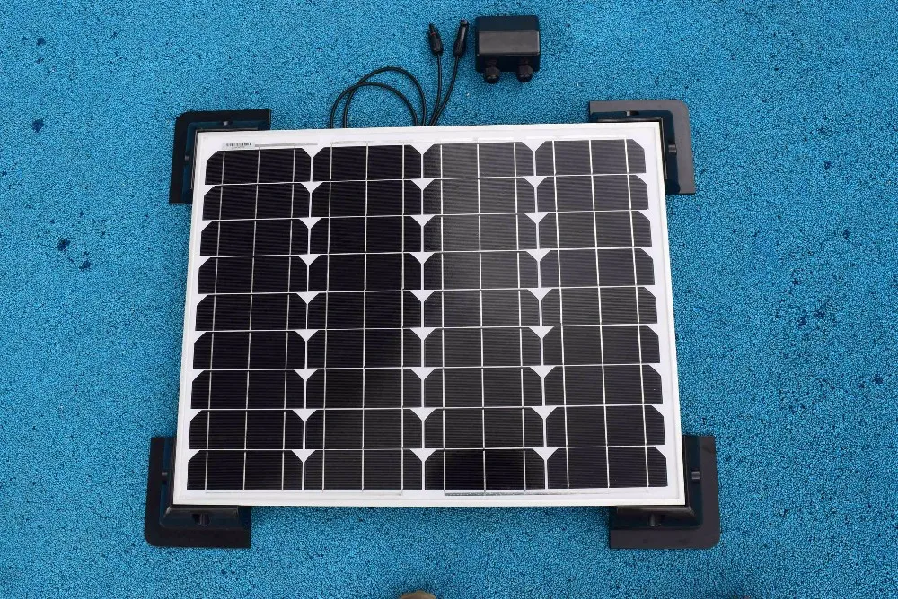 Mono Portable Generator Glass Solar Panel 18V / 20W 410 * 320 * 17mm + Black Waterproof 10A Controller + 2m Alligator Clamp