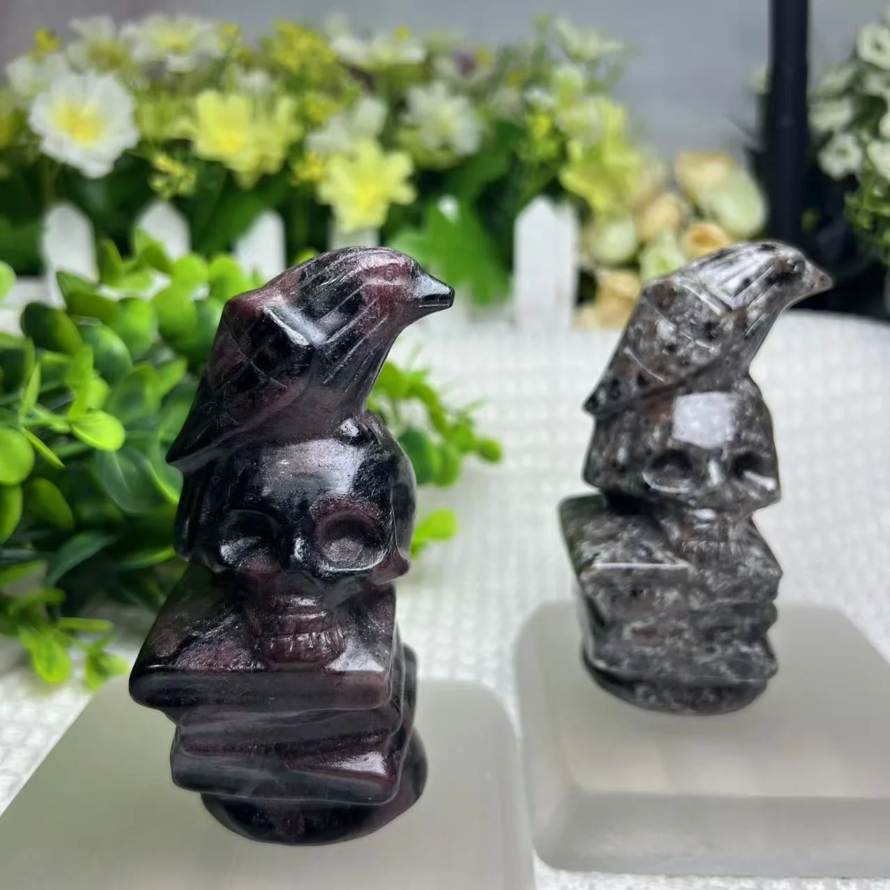 Wholesale Large Crow With Skulls Sculpture Garnet &Yooperlite Raven Skulls Home Decor Spirit Crystal Gift