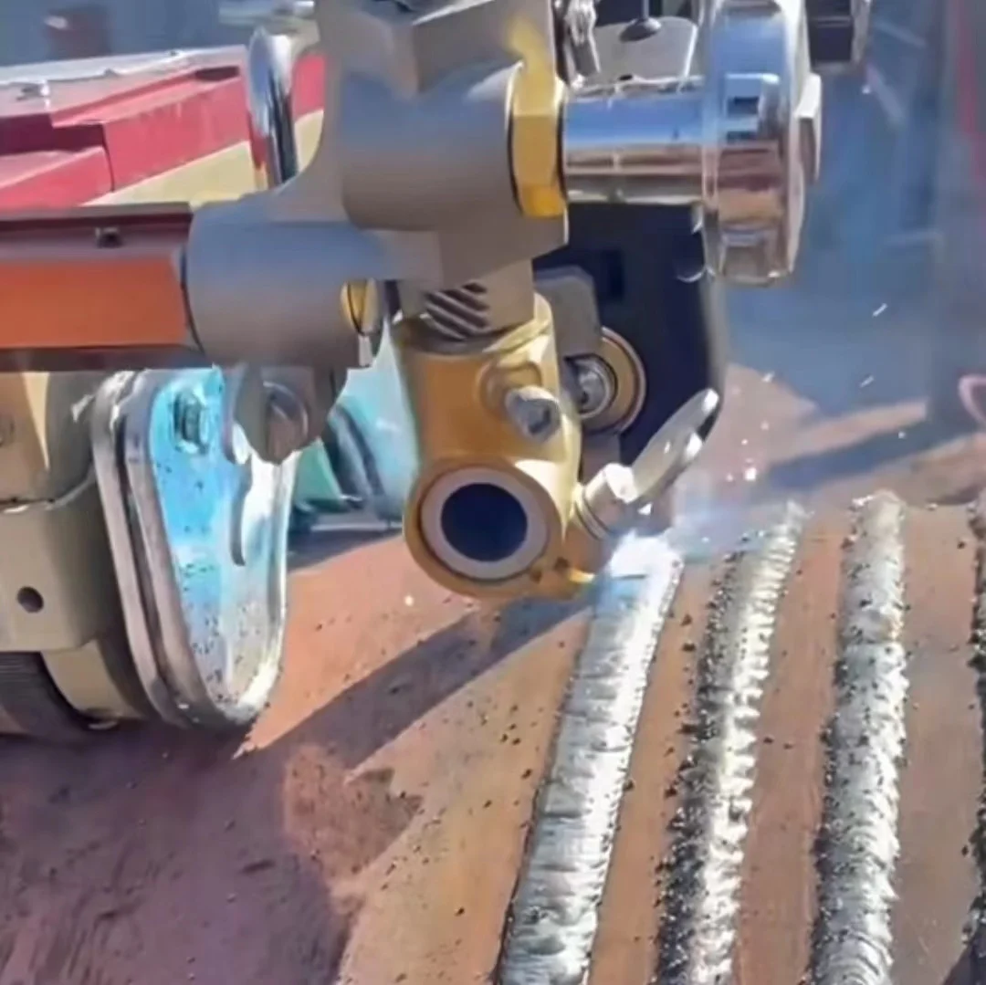 Swing type steel pipe automatic welding trolley equipment for large pipeline automatic welding trolley  CG2-11