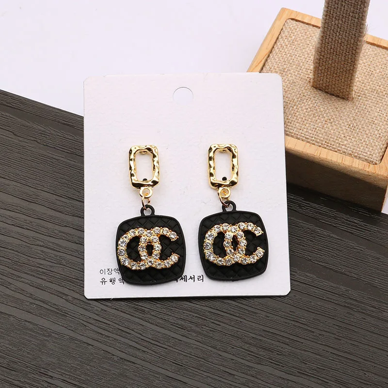 
2021 New Fashionable designer earrings popular brands Letter And Pave Diamond channel earrings Drop Earrings Women Jewelry 