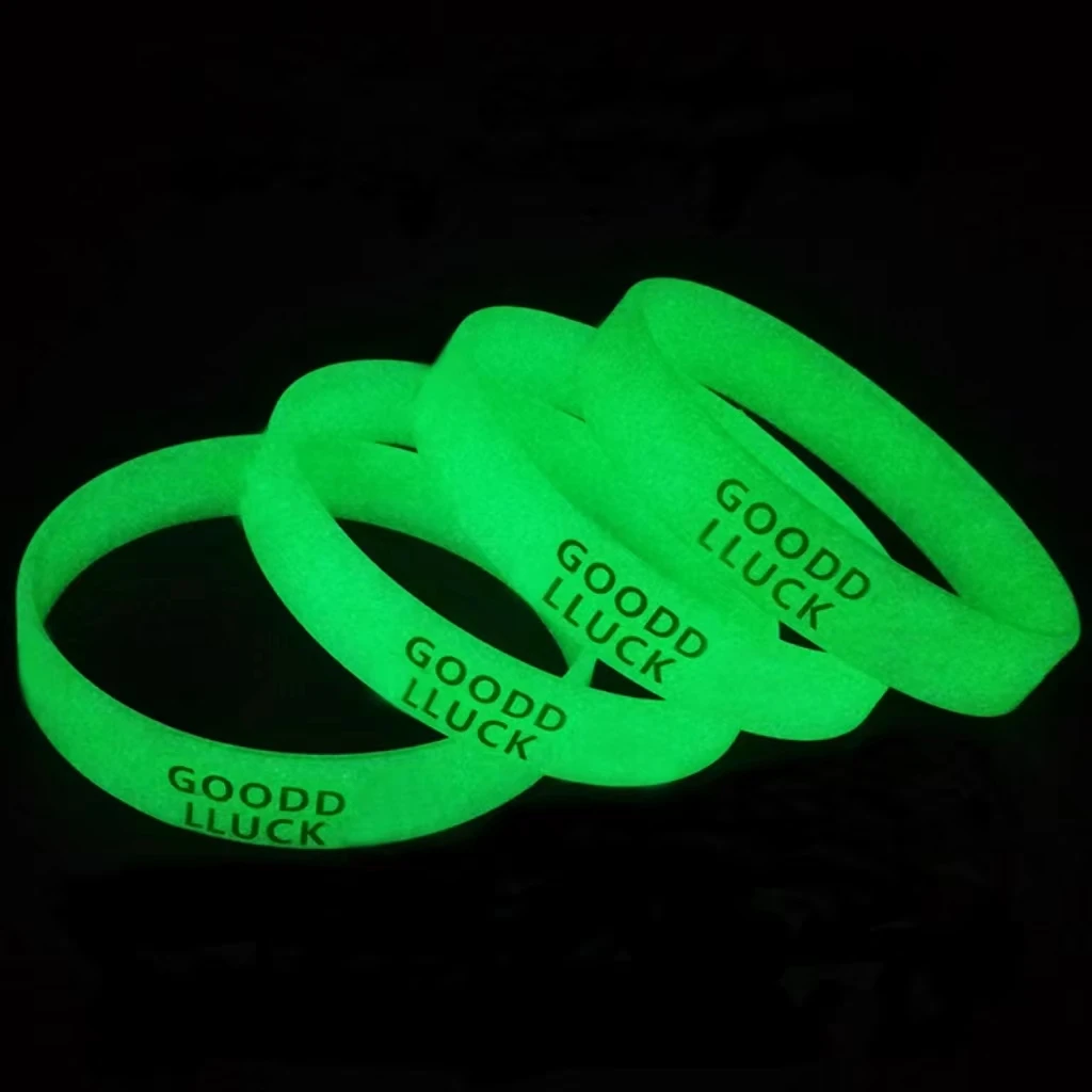 LOW MOQ Custom Silicone Glow Bracelet  Custom Logo Silicone Wristband Green Light Glow-in-the-dark Bracelet