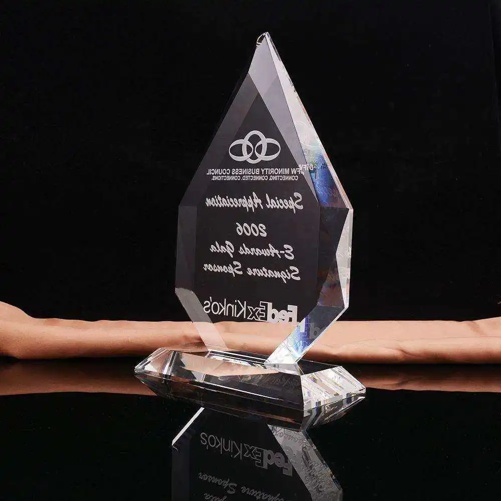 Honor of Crystal Wholesale Crystal Trophy Folk Art Clear Free Logo Honor Block Cube Engraved Award Trophy