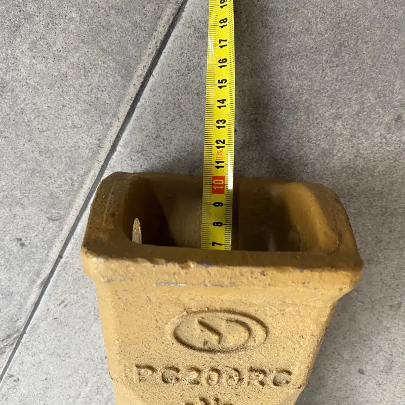 Wholesale Price Yellow Alloy Steel  Bucket Teeth Excavator for komasto excavator pc200
