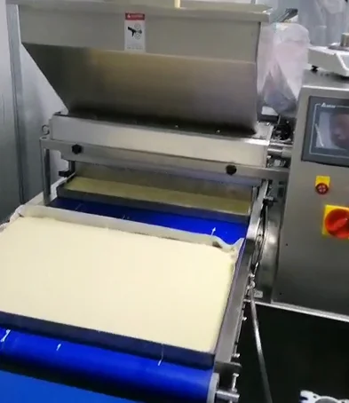 Wanli Automatic Sponge Cakes Depositor Machine For Cake Coating