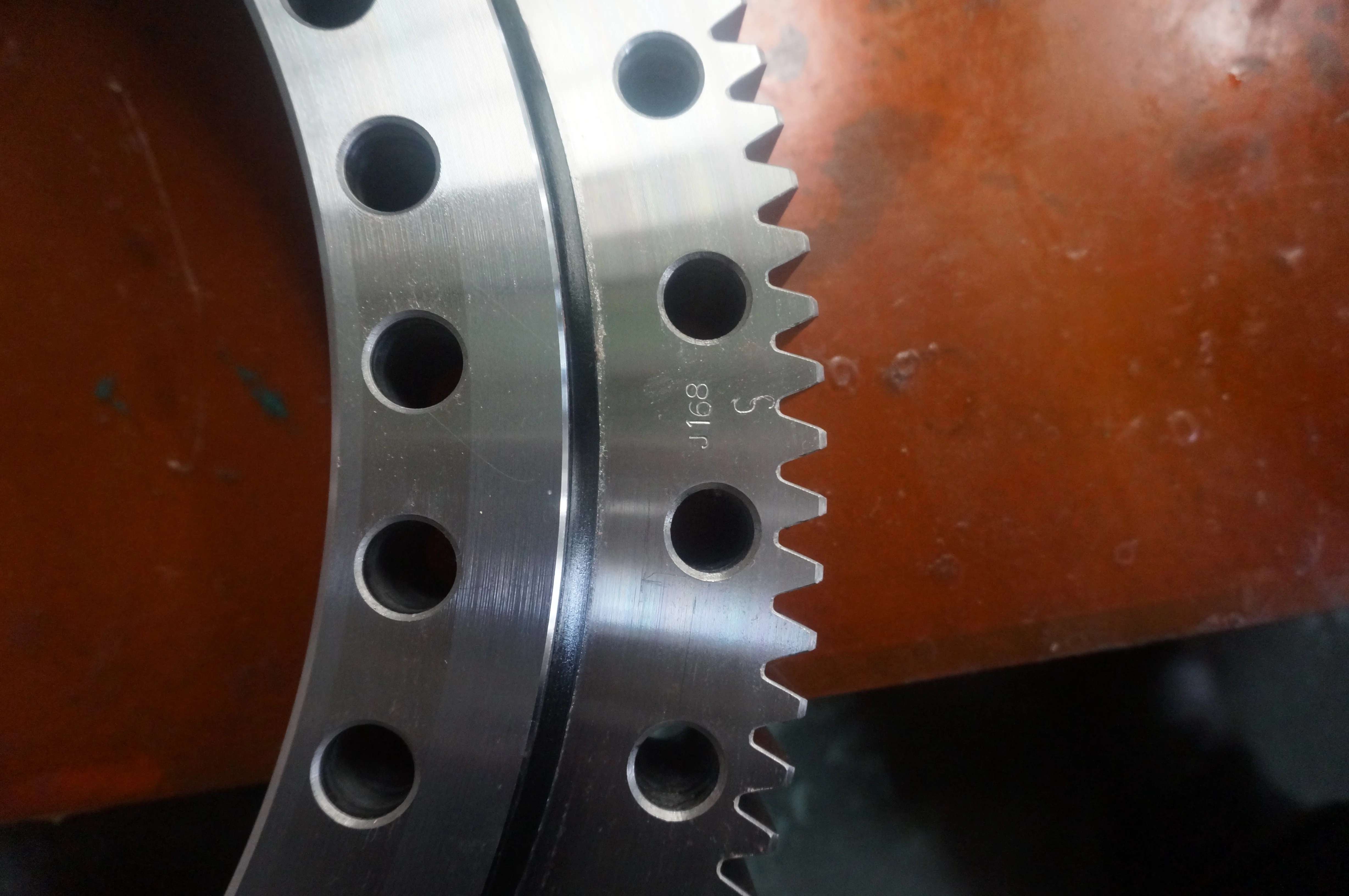 Custom Tailored Single Row Cross Roller Slewing Ring Gear Bearing