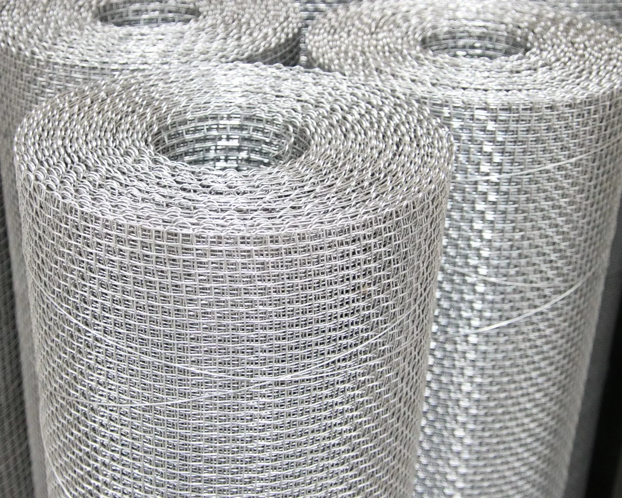Welded Iron Wire Mesh Galvanized Low Carbon Steel Electric Welded Cattle Pig Chicken Animal Fencing Wire Mesh