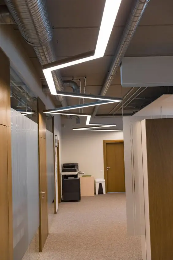 Высококачественная алюминиевая линейная осветительная арматура длиной 0,6 м, длина 1,2 м, черно-белая, линейный подвесной светодиодный светильник