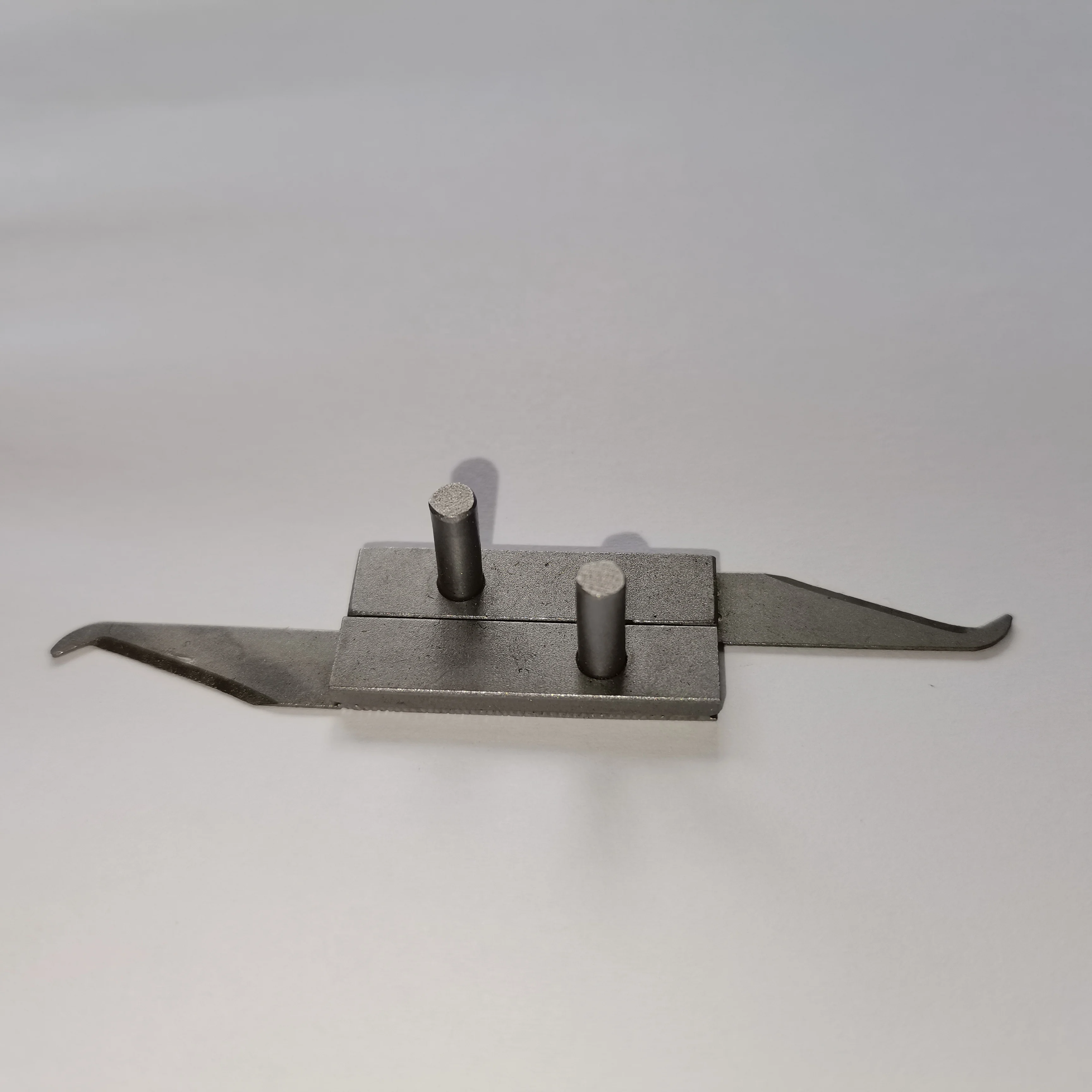 
Printing machinery spare parts automatic sewing machine single side secant knife 