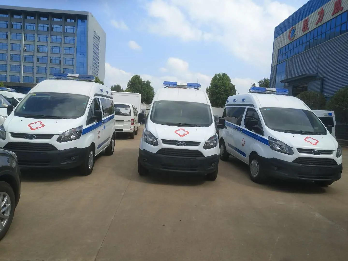 New JMC Ford Transit  Middle-roof Ward type Ambulance price