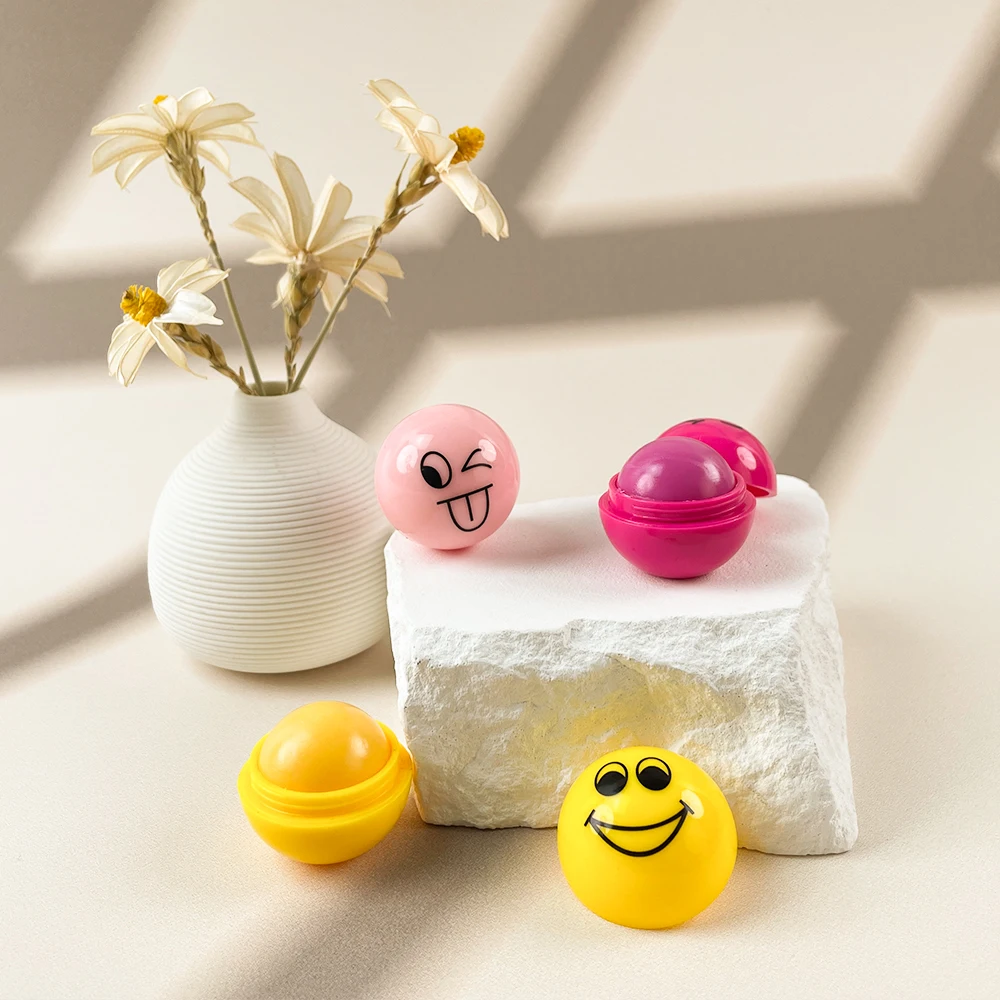 Wholesale Sphere Mini Fruit Flavor Lip Balm Cute Round Ball Pure Natural Plant Kids Baby Girls Lip Gloss Moisturizing Lip Balm