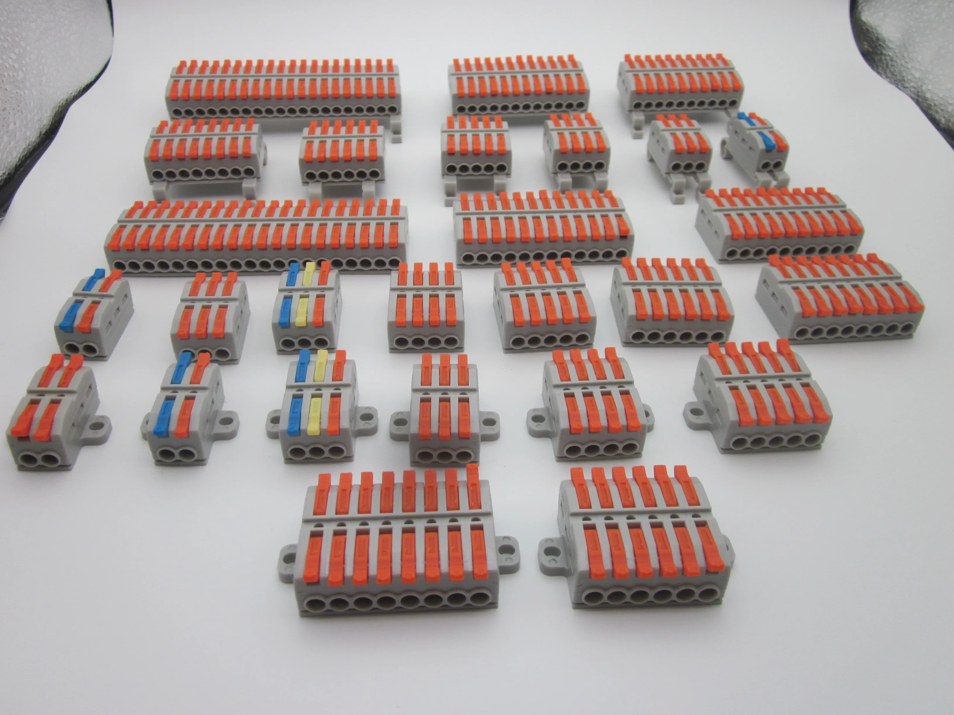 Mini Size 3 Poles Compact Splicing  Cable Wire Connector Fixable Two Sides Wire Connecting Connector  2-15 poles