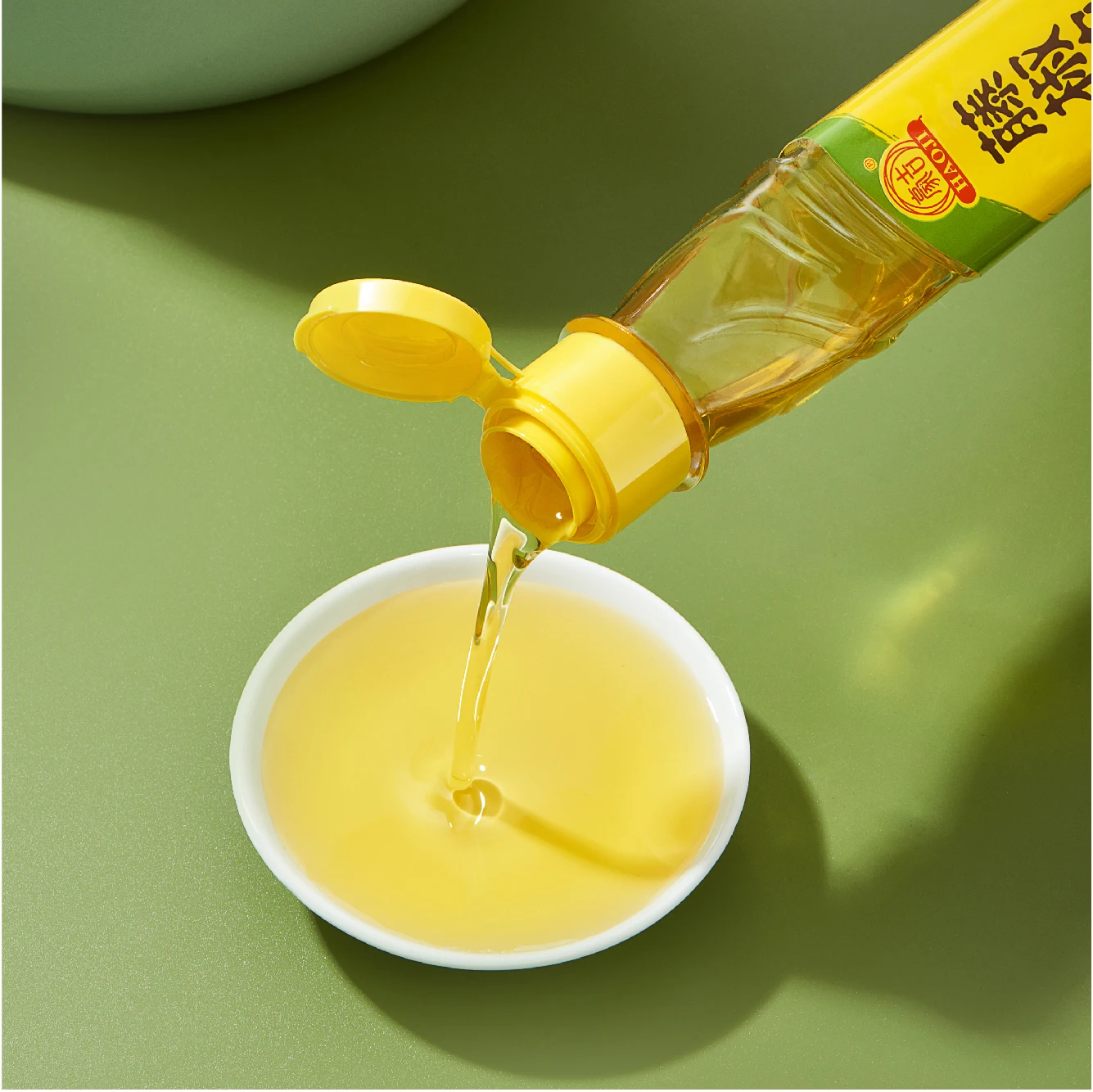 Haoji Chinese sichuan Manufacturer 12X500ml good taste hot selling wholesale HAOJI Green Pepper Oil