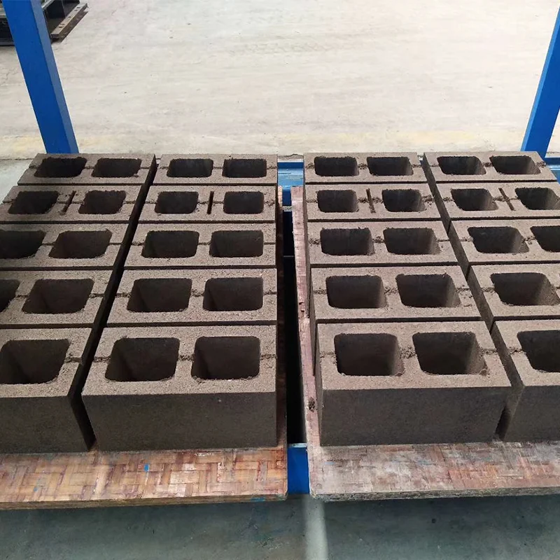 qt4-15 pondeuses bricks parpaings block making machine product available for sale in Georgia