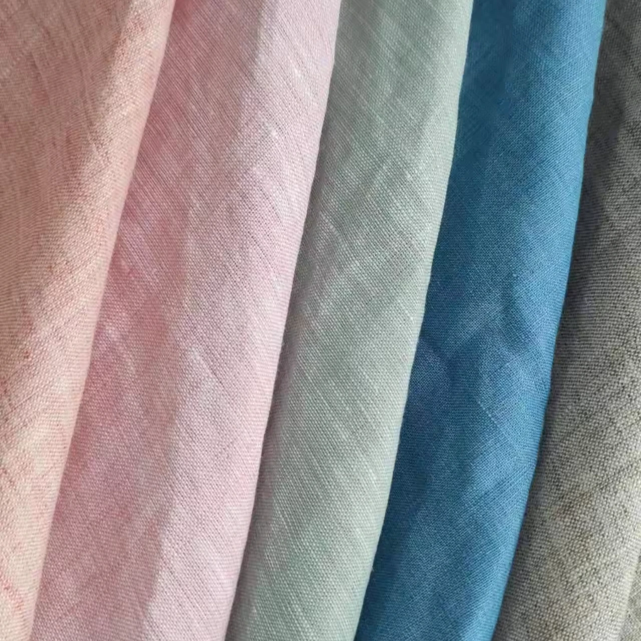 Hot selling linen  120gsm  chambray style colorful cotton soft yarn dyed slub linen shirting fabric European flax